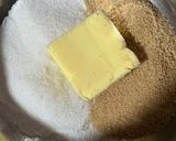 Foto del paso 1 de la receta: Cookies de cacao rellenas de chocolate blanco y salsa de arándanos🫐 🍪