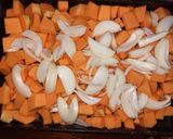 Foto del paso 1 de la receta: Sopa Crema de Calabaza  y Cebolla Asada