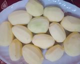 A picture of step 1 of Mazydar Aloo Gobhi.