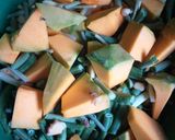 Foto langkah ke 1 dari resep SAYUR BOROS (kacang, labu kuning).