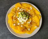 Une image de l'étape 5 de Rosace de carpaccio de mangue, avocat et mozzarella.