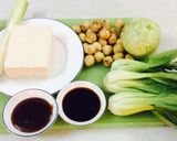 Hình bước làm 1 của món Nấm xào cải thìa với đậu phụ