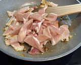 Foto del paso 3 de la receta: Lomo de cerdo con salsa al curry