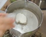 A picture of step 2 of Kanten Wagashi:"Sakura".