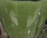 A picture of step 3 of Agua de pepino y limón (cucumber & lime water).