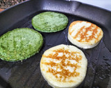 Foto del paso 2 de la receta: Hamburguesa de pollo y espinacas con cebolla y doble de queso