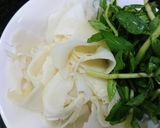 Hình bước làm 2 của món Canh măng chua nấu thịt bò