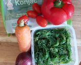 Une image de l'étape 1 de Salade diététique de Konjac, algues Wakamé et l'ananas.