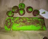 Foto langkah ke 9 dari resep Bolu pandan vanila kukus (buat hantaran).