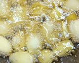 દમ આલૂ (Dum Aloo Recipe In Gujarati) રેસીપી સ્ટેપ1ફોટો