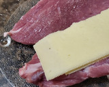 Foto del paso 3 de la receta: Solomillo de cerdo con panceta y queso
