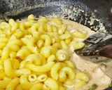 A picture of step 5 of 3 color white sauce Macroni.