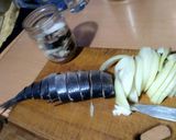 Фото кроку 2 до Замаринованная селёдка в масле, очень вкусная.