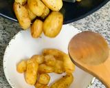 Une image de l'étape 4 de Pomme de terre grenaille🍀🥬 saveur d’été 🧄🫒🥔.