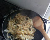 Foto del paso 3 de la receta: Pascualina de atún y verduras con ensalada
