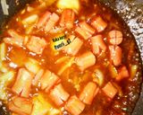 Foto langkah ke 4 dari resep Sausage BBQ with scrambled eggs.