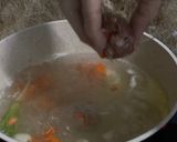 รูปขั้นตอนการทำที่ 4 ของ ต้มจืดเต้าหู้ หมูสับวุ้นเส้น