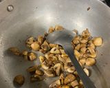 A picture of step 1 of Mushroom salad.