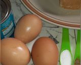 A picture of step 1 of Beans on scrambled egg on toast.