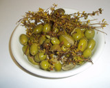 Foto del paso 8 de la receta: Adobar las aceitunas partidas