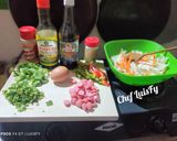 Foto del paso 1 de la receta: Repollo salteado con huevo y salchichas... LuisFy