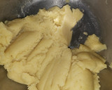 Foto del paso 5 de la receta: Croquembouche (masa choux y crema pastelera)