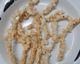 A picture of step 10 of Potato sabudana chakri.