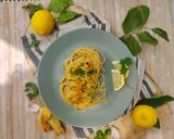 A picture of step 4 of Spaghetti with Zucchini Blossoms and Lemon.