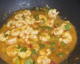 Foto del paso 3 de la receta Gambas en salsa de tomate picante
