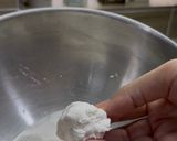 Gambar langkah 4 resipi Kuih bom bijan (inti kacang merah).