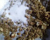 A picture of step 3 of Walnut Halwa.