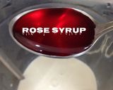 A picture of step 1 of Gulkand MilkShake.