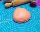 Foto langkah ke 4 dari resep Donat Bomboloni Stroberi.