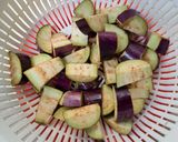 Foto langkah ke 1 dari resep Tumis Terong Teri.