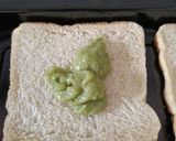 Foto langkah ke 3 dari resep Milky Matcha Toast.
