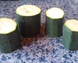 Foto del paso 1 de la receta: 🌾Calabacín Relleno de Salchichas🥒