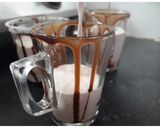 A picture of step 3 of Oreo Milkshake.