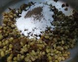 A picture of step 4 of Baked Green gram tikki.