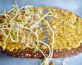 Foto del paso 1 de la receta: Crema de cacahuete de orégano, cúrcuma, canela y jengibre con brotes de lentejas