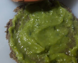 Foto del paso 6 de la receta: Salmón relleno de huevo poché y aguacate