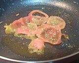 Foto del paso 1 de la receta: Tortillitas de tomate y queso