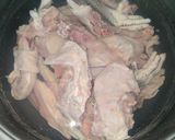 Foto langkah ke 1 dari resep Ayam Kampung Bumbu Kuning.