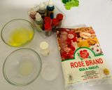 Foto langkah ke 4 dari resep Flower Cookies With Royal Icing.