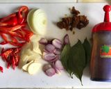 Foto langkah ke 2 dari resep Tumis cumi asin.