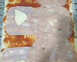 Foto del paso 2 de la receta: Pizza express con mortadela italiana, queso de crema camembert