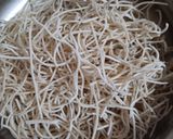A picture of step 1 of Vegetable Chowmin.
