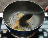 A picture of step 4 of Muttor paneer with laccha paratha.