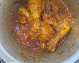 A picture of step 5 of Sindhi chicken curry.