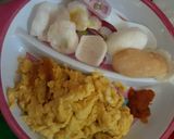 Foto langkah ke 3 dari resep Breakfast 1th+ Scrambled Egg With Cheese & Mozarella.