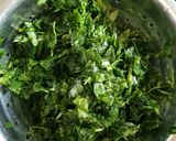 A picture of step 2 of Methi malai paneer.